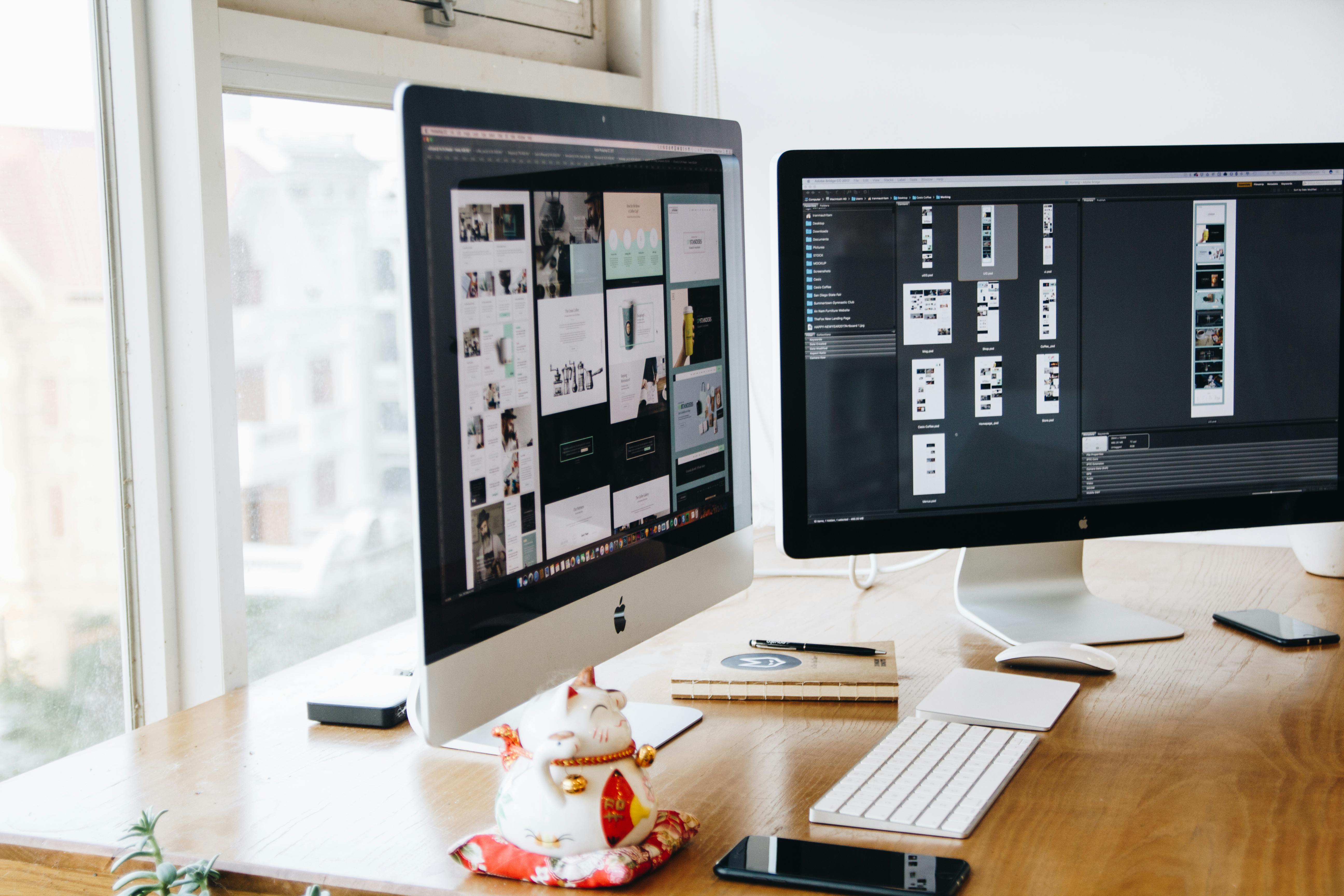 iMac on Desk · Free Stock Photo