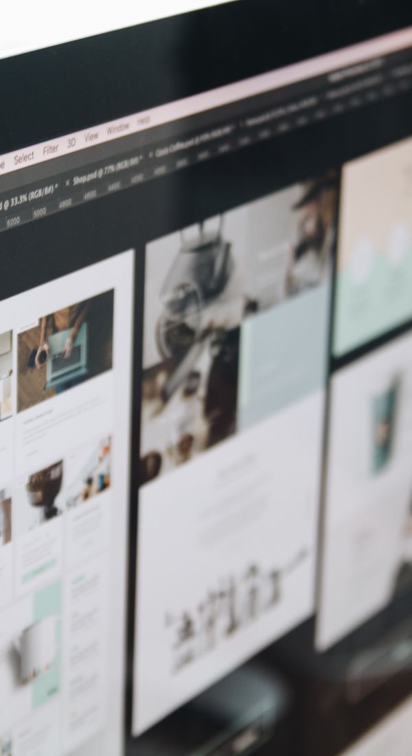 Écran affichant un site web en cours de conception