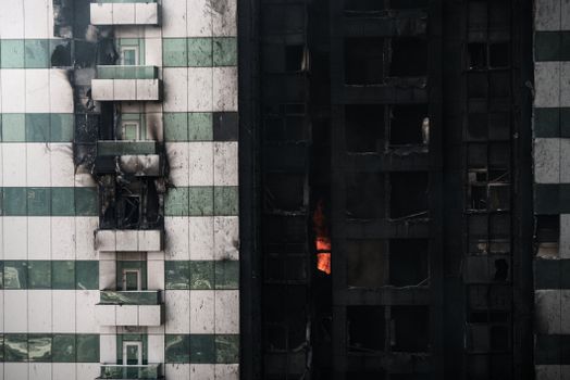 Ottawa Fire Crews Battle Westboro Blaze That Torched Cars, Apartment Building