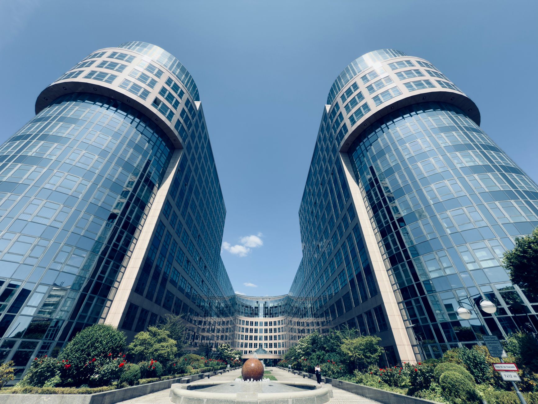 Himmel & Berlin – Elegantes architektonisches Motiv