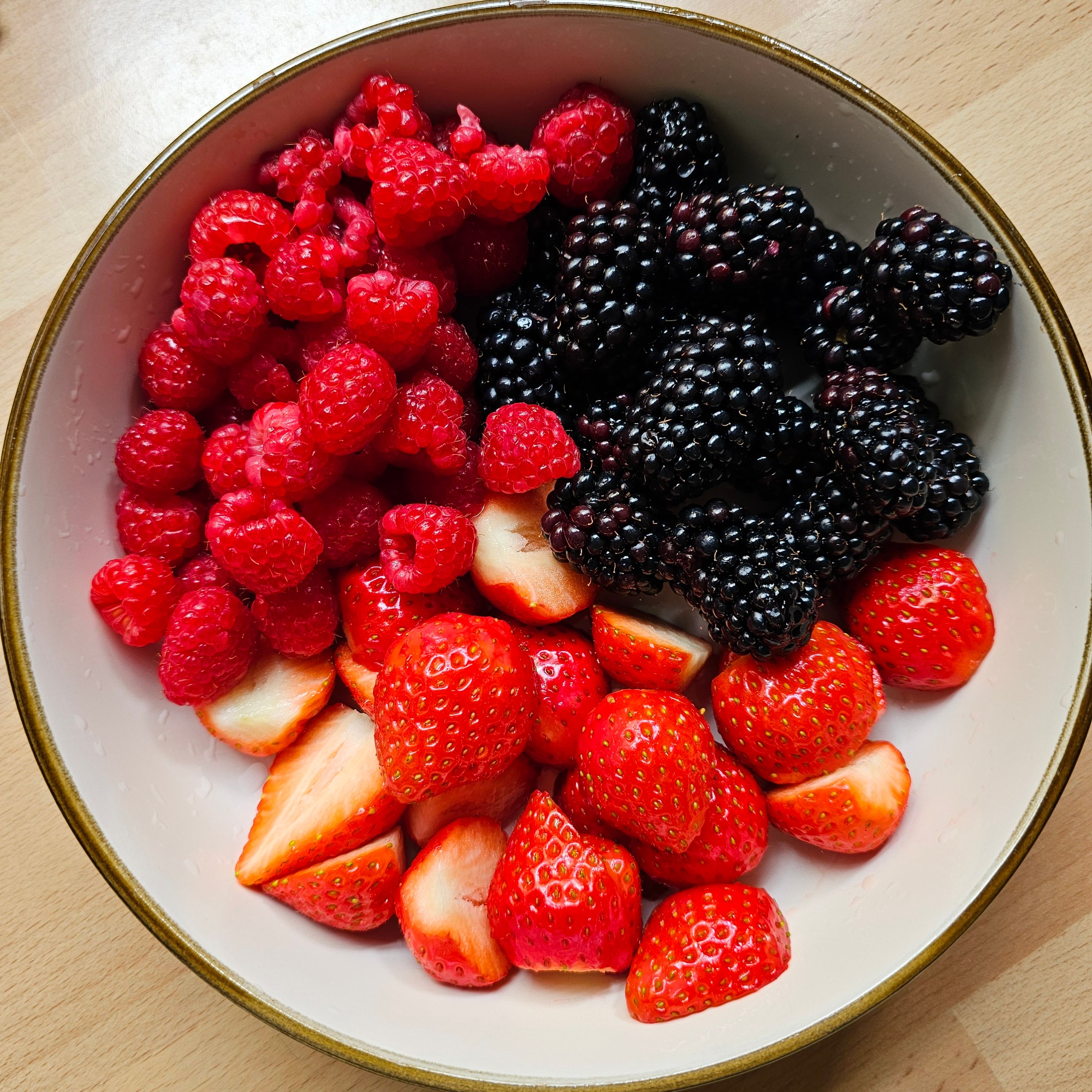 colon cleansing diet — Fresh Mixed Berries in a Bowl for Summer · Free. Photo: Pexels