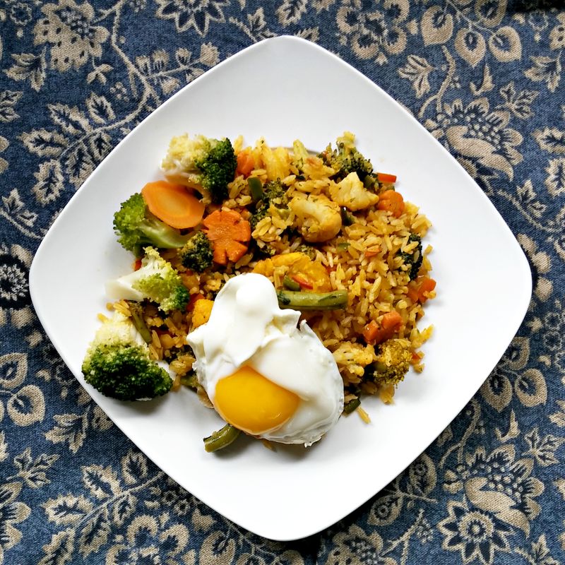 Instant Pot Vegetable Egg Fried Rice with Frozen Peas and Carrots