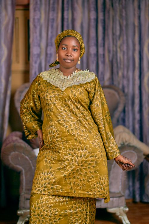 Elegant Woman in Traditional African Attire · Free Stock Photo