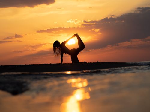 Respirar caminar soltar mindfulness en la playa