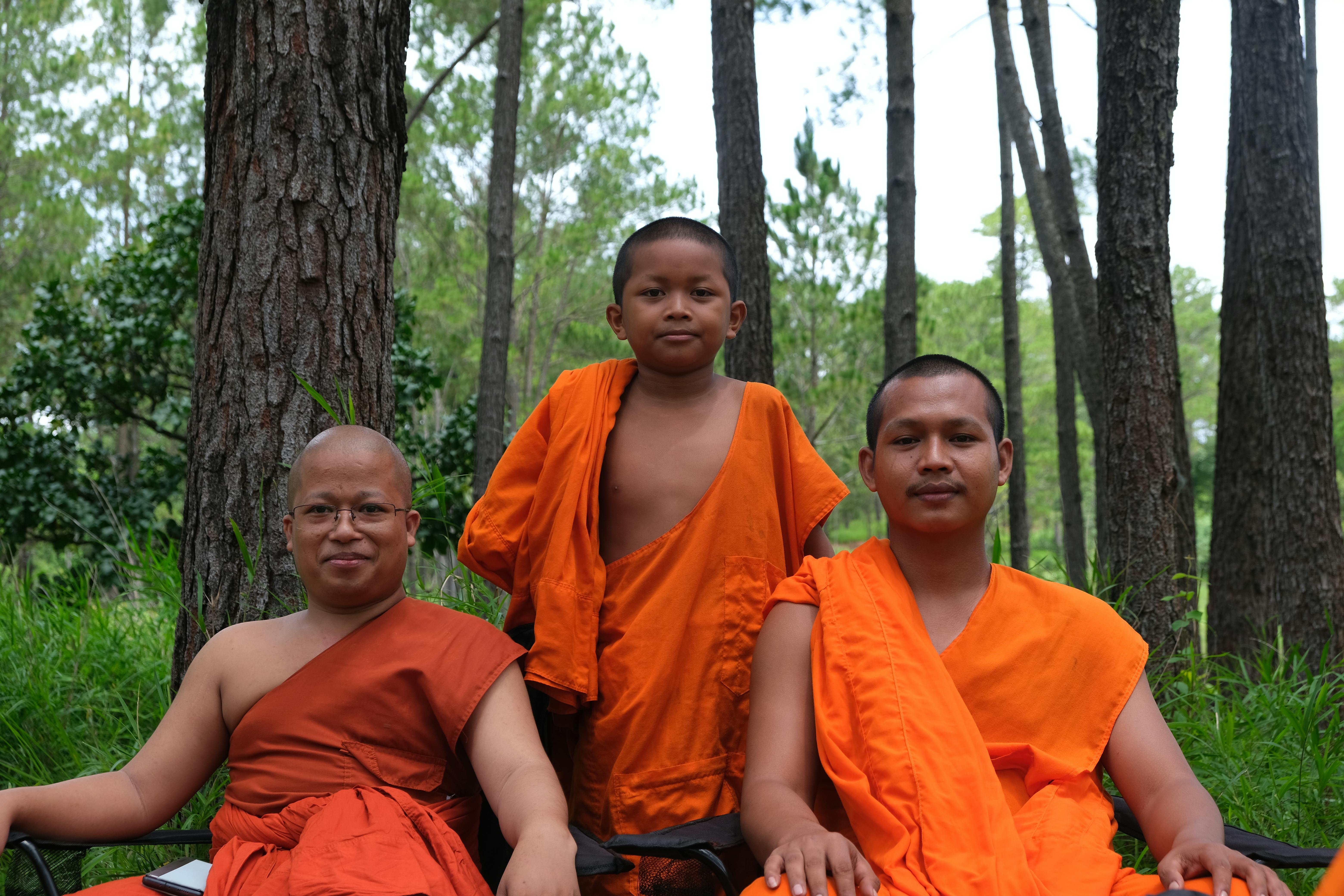 Sri Lanka Arrests 22 Monks After 240 Pounds of Cannabis Found in Luggage — Photo by Sambok pen on Pexels