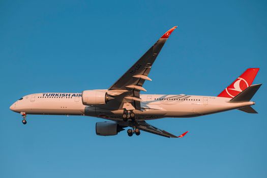 Boeing 737-7BF (N737AG)