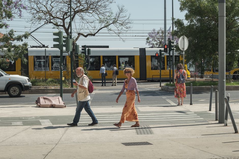 A Viva Viagem card being used at a Lisbon, Portugal metro station