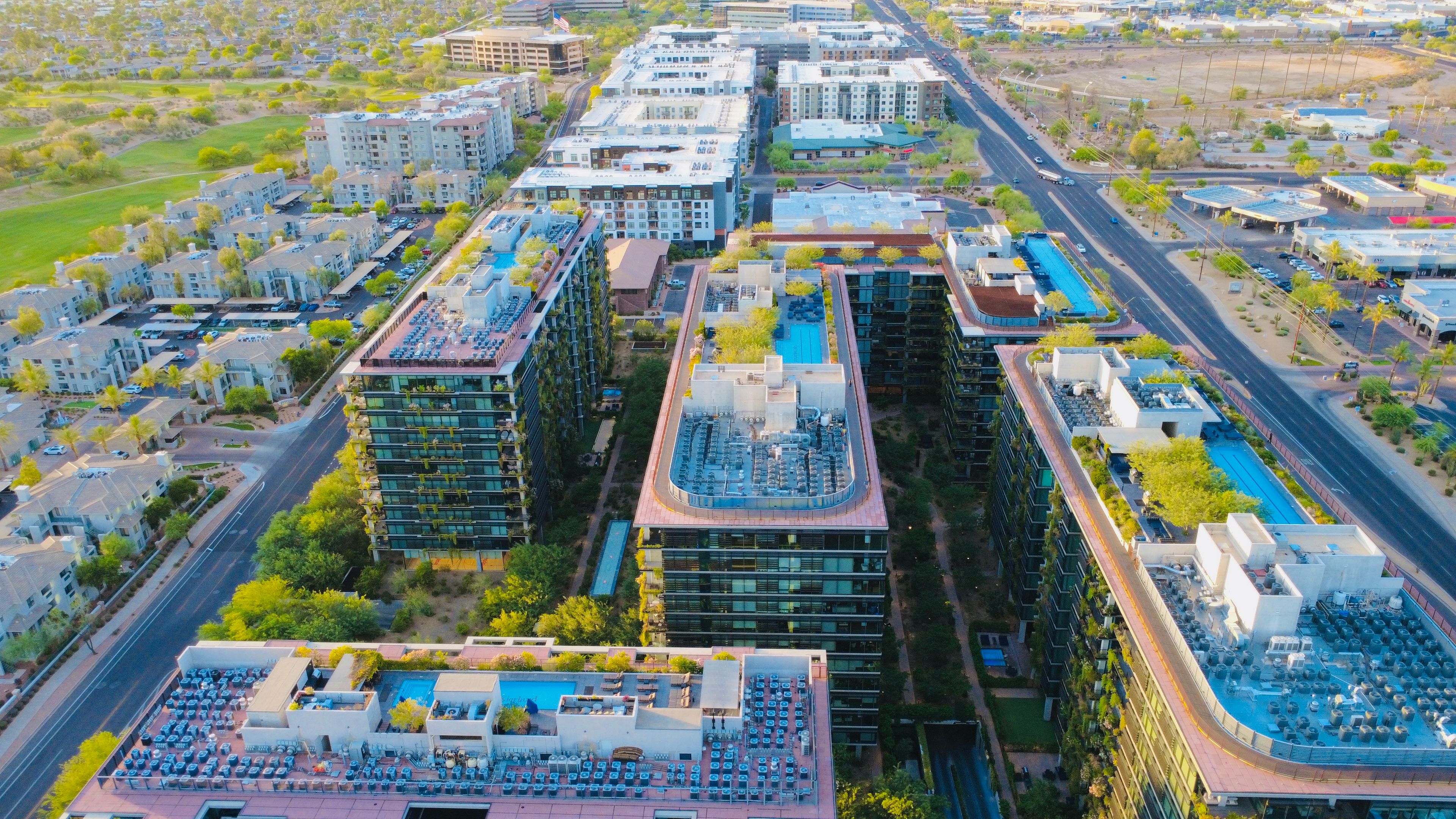 Scottsdale: Aerial view of modern buildings and streets in Scottsdale
