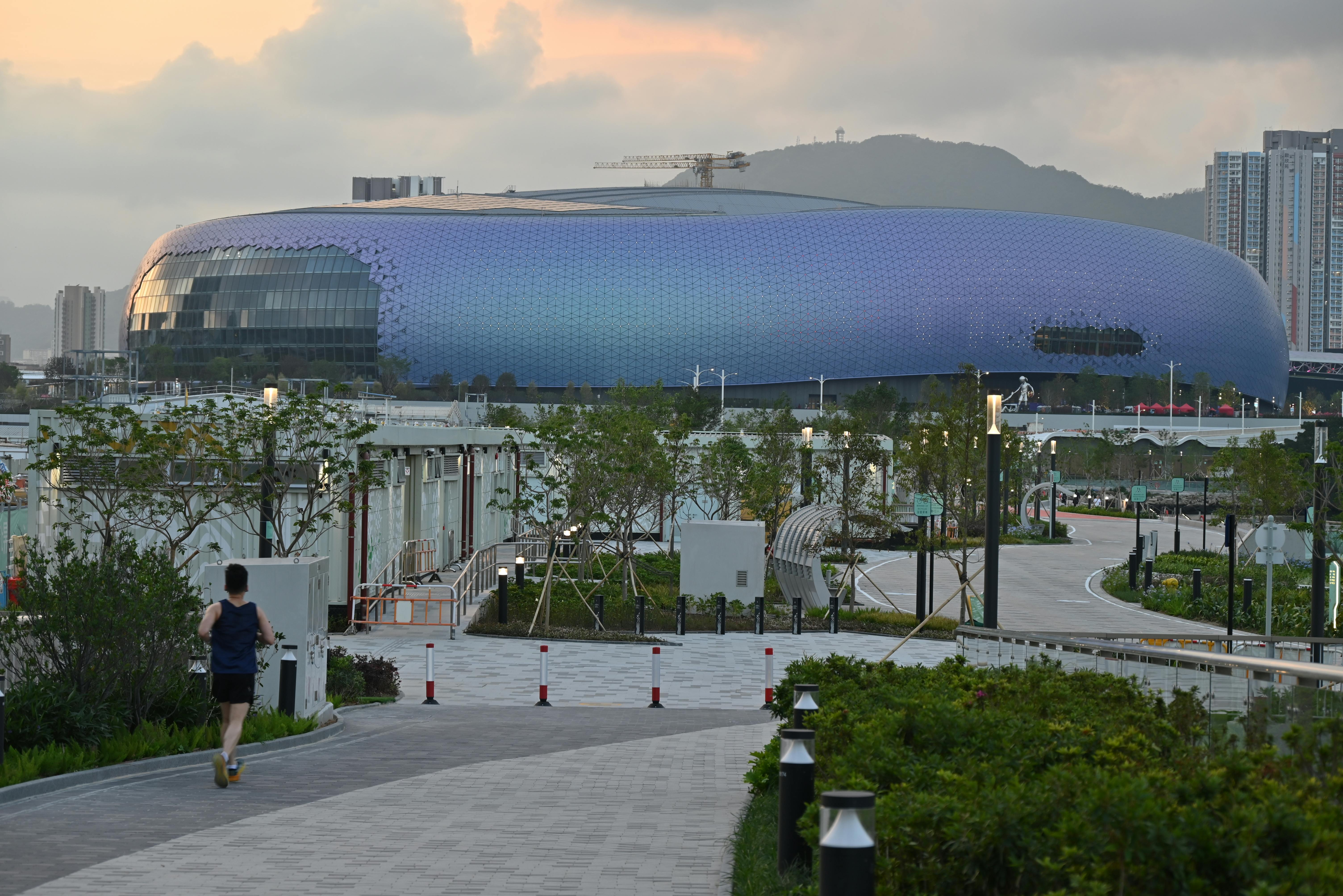 Discovering the Elegance of Chanel No 5 and Cesar de Venue