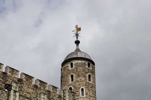 Tower of London travel scene — cover for London on a Luxury Budget