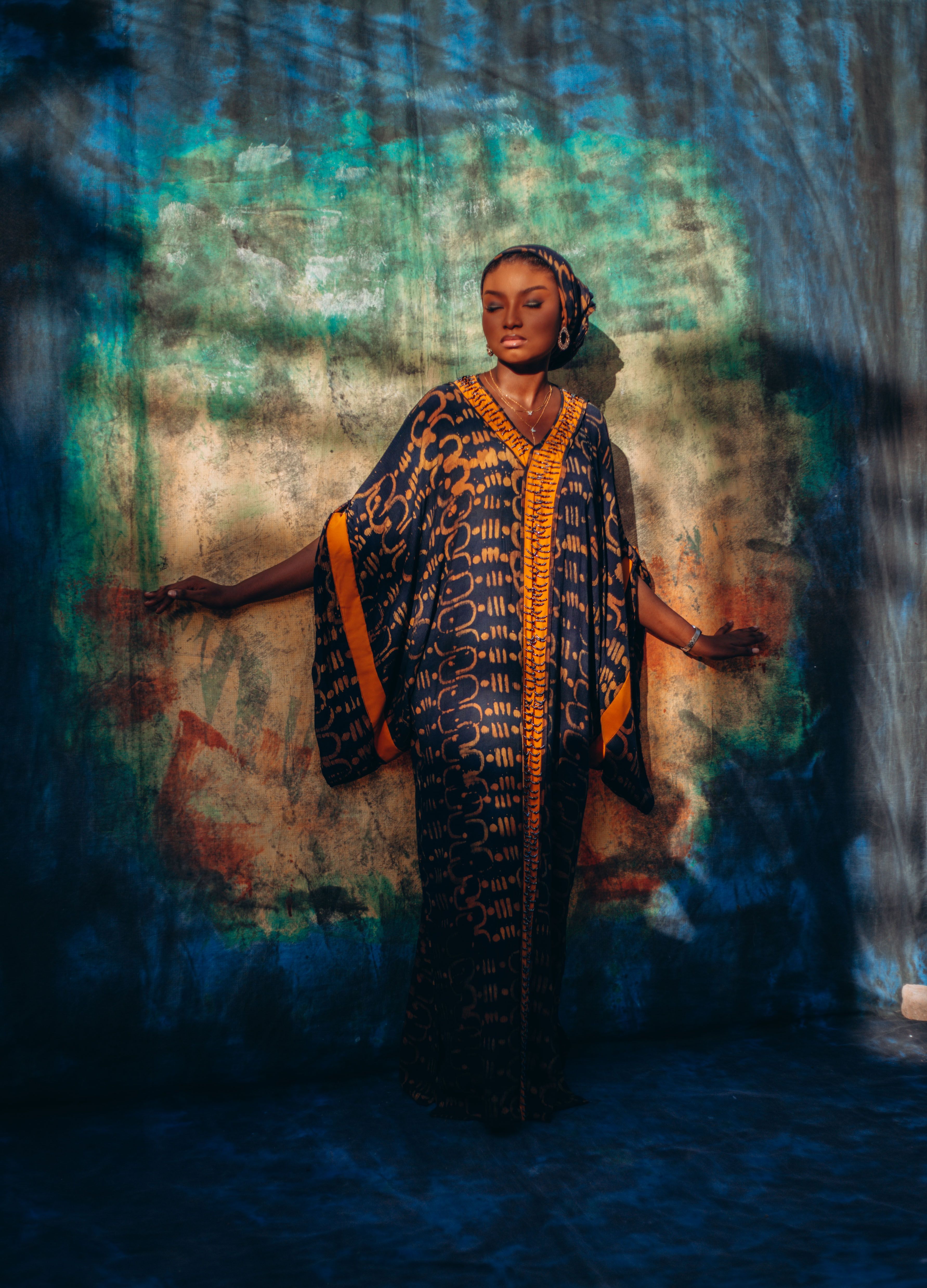Elegant Woman in Traditional African Attire · Free Stock Photo