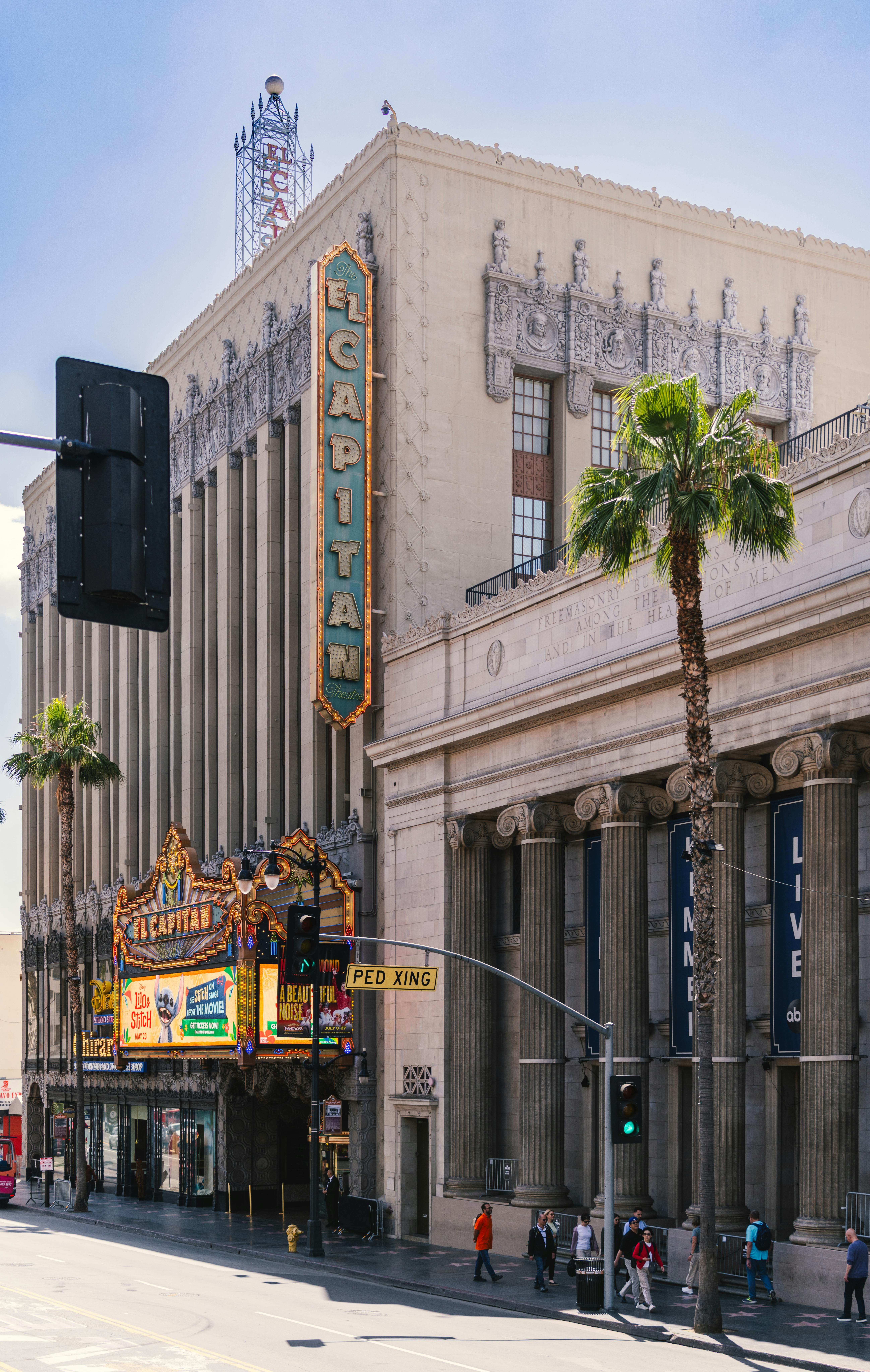 De franc Captura de l'històric teatre El Capitan a Hollywood Boulevard, un punt de referència de la cultura i el cinema de Los Angeles. Foto d'estoc
