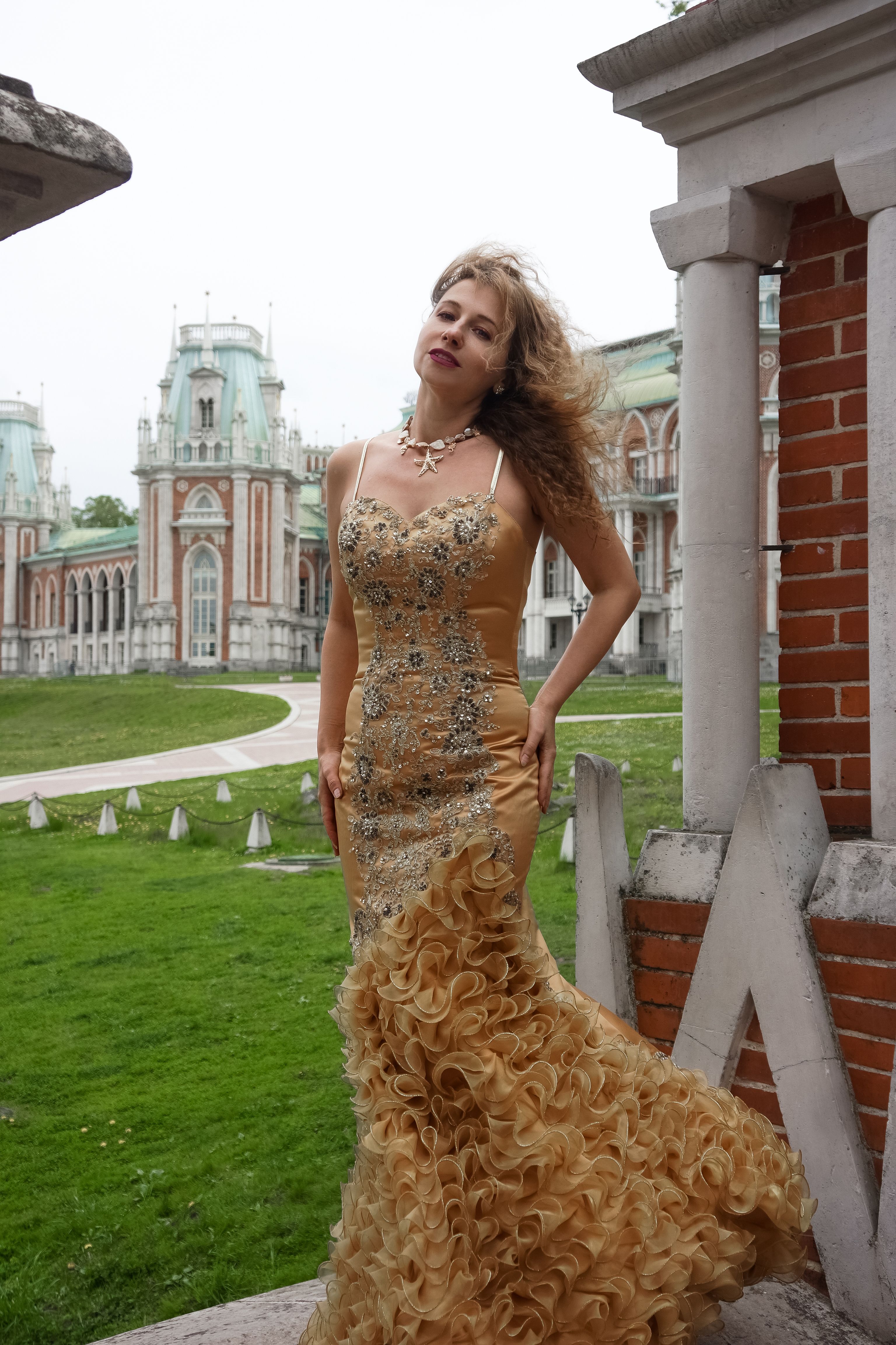 Robe de soirée dorée