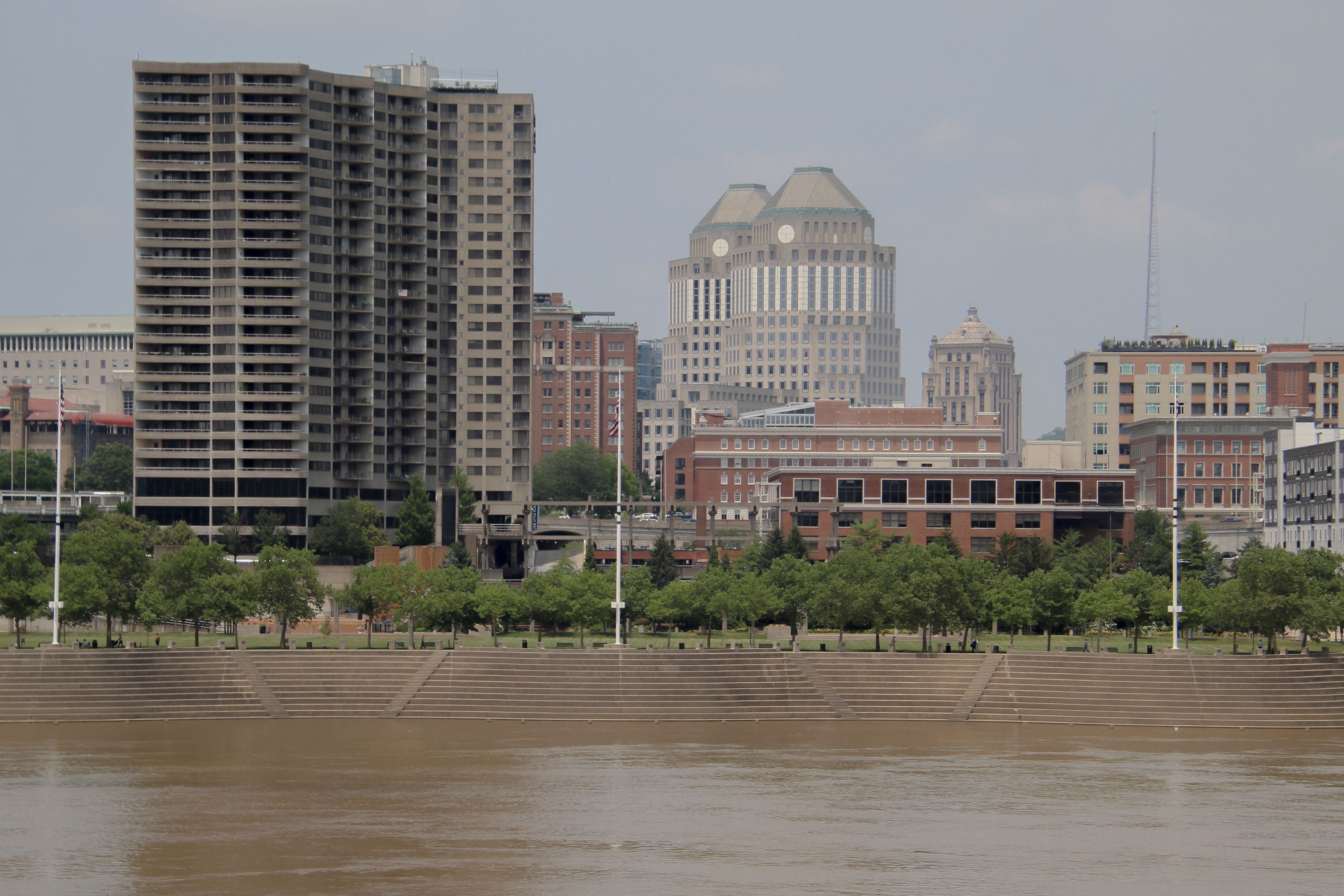 Downtown Skyline with Riverside View · Free Stock Photo