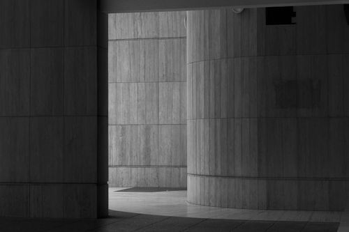 Abstract monochrome architecture with geometric lines — photo by Hassan Bouamoud on Pexels