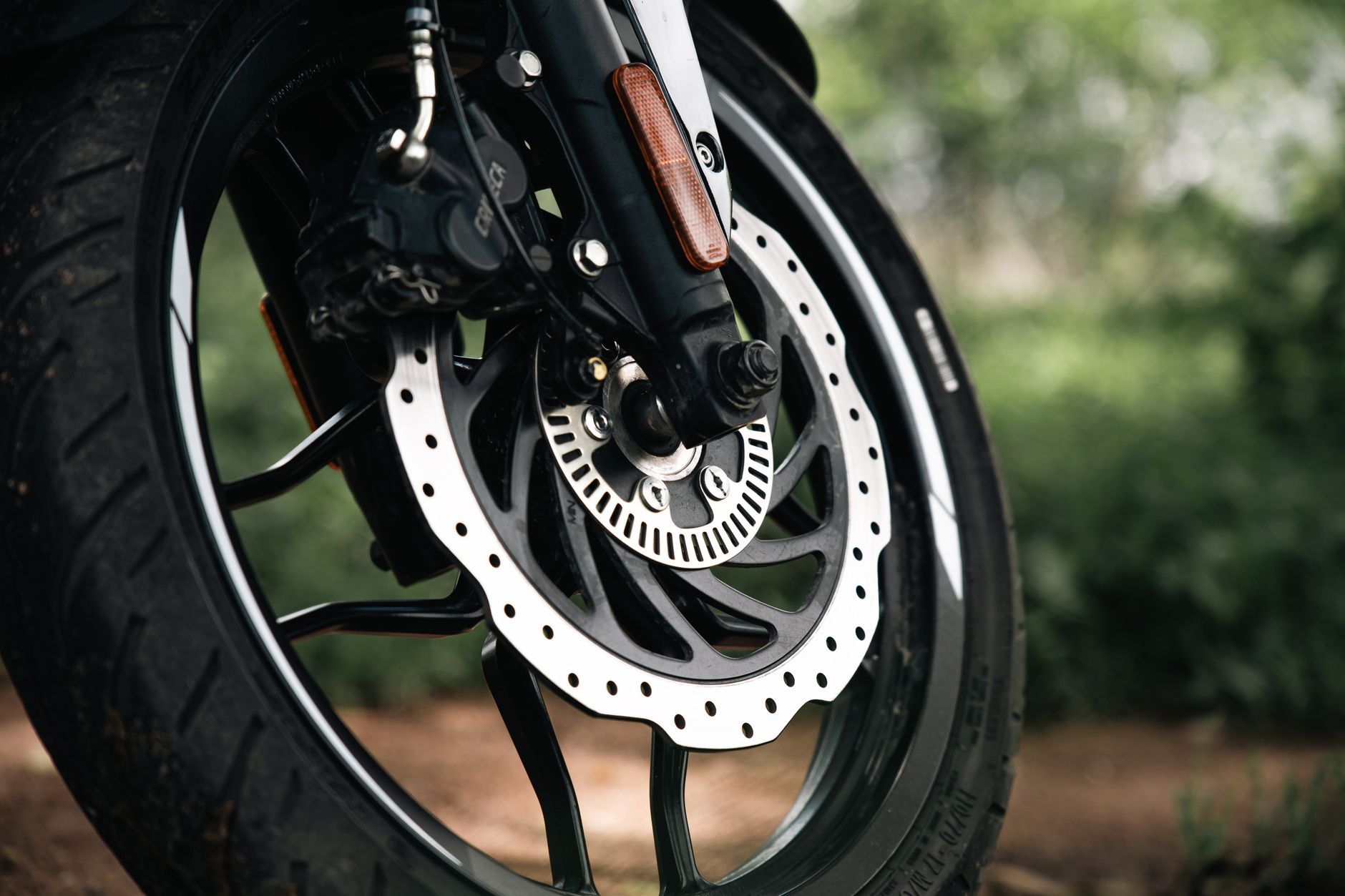 How to Spot a Slow Puncture Before It Strands You