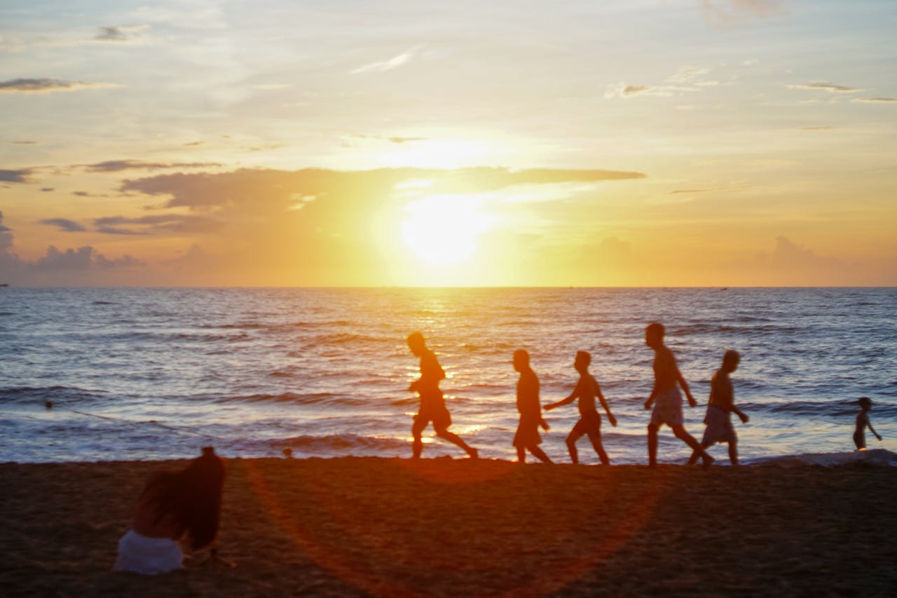 Vì sao không phóng rác Trái Đất vào Mặt Trời