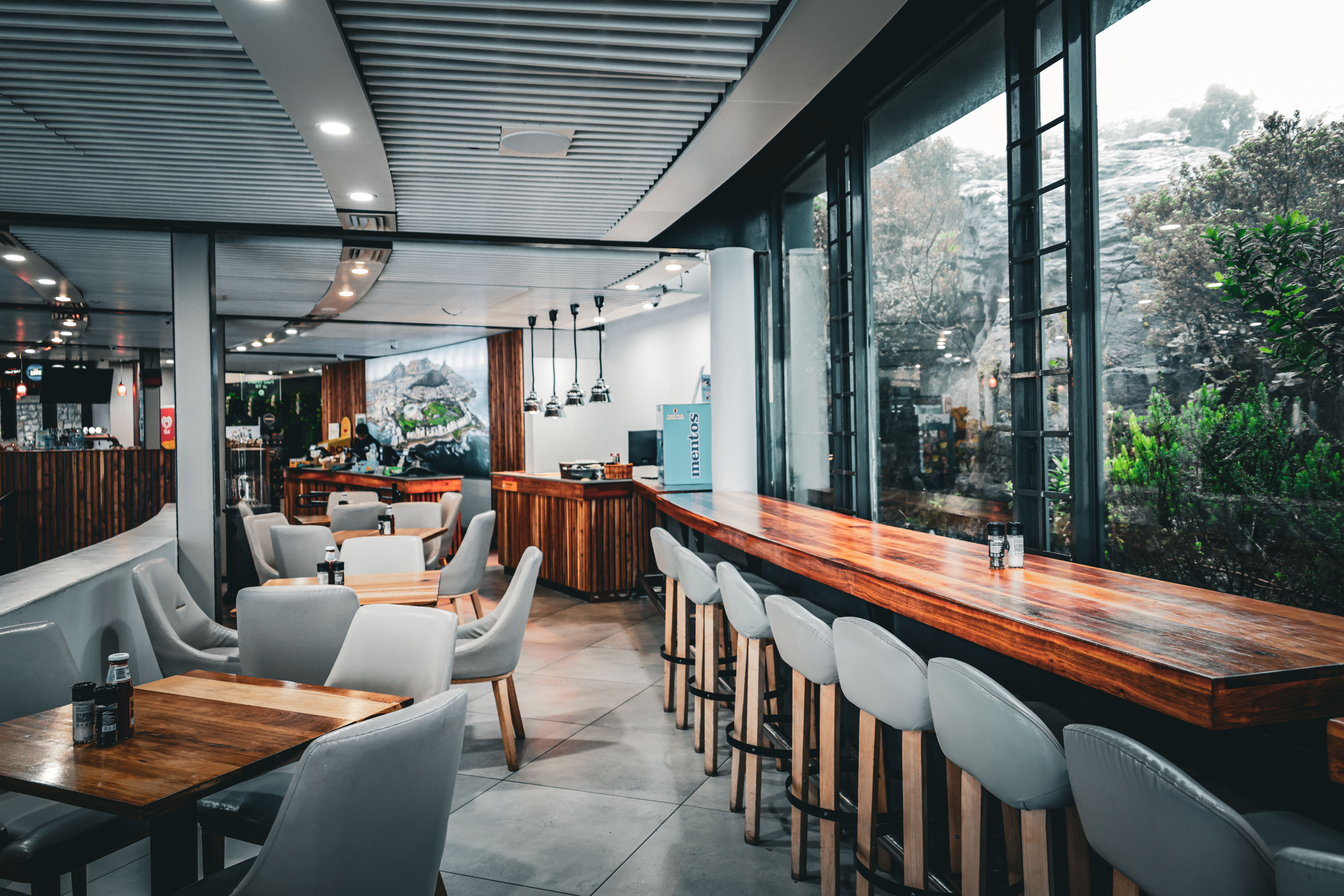 New Edina sports bar from Nolo’s owners bets on a summer opener — Photo by Magda Ehlers on Pexels