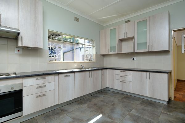 Clean rental kitchen