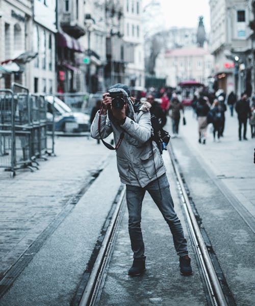 Fotobanka s bezplatnými fotkami na tému chodník, človek, cvaknutie