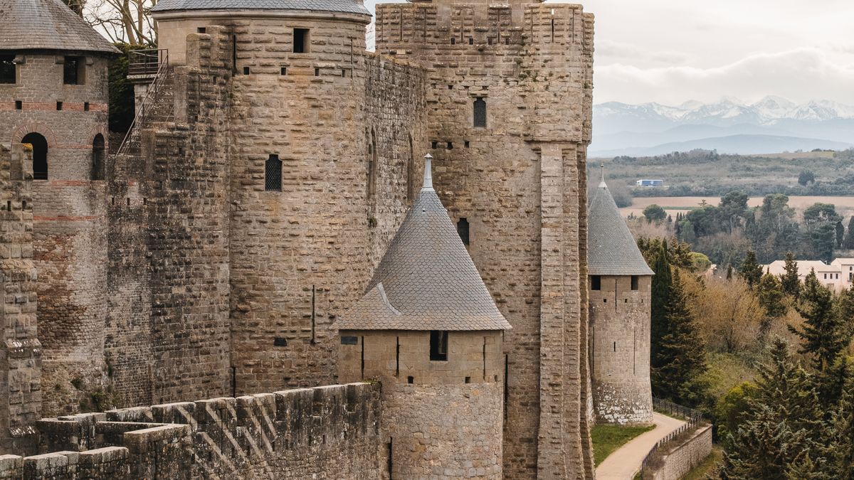 Photographie de voyage patrimoine médiéval Languedoc automne lumière