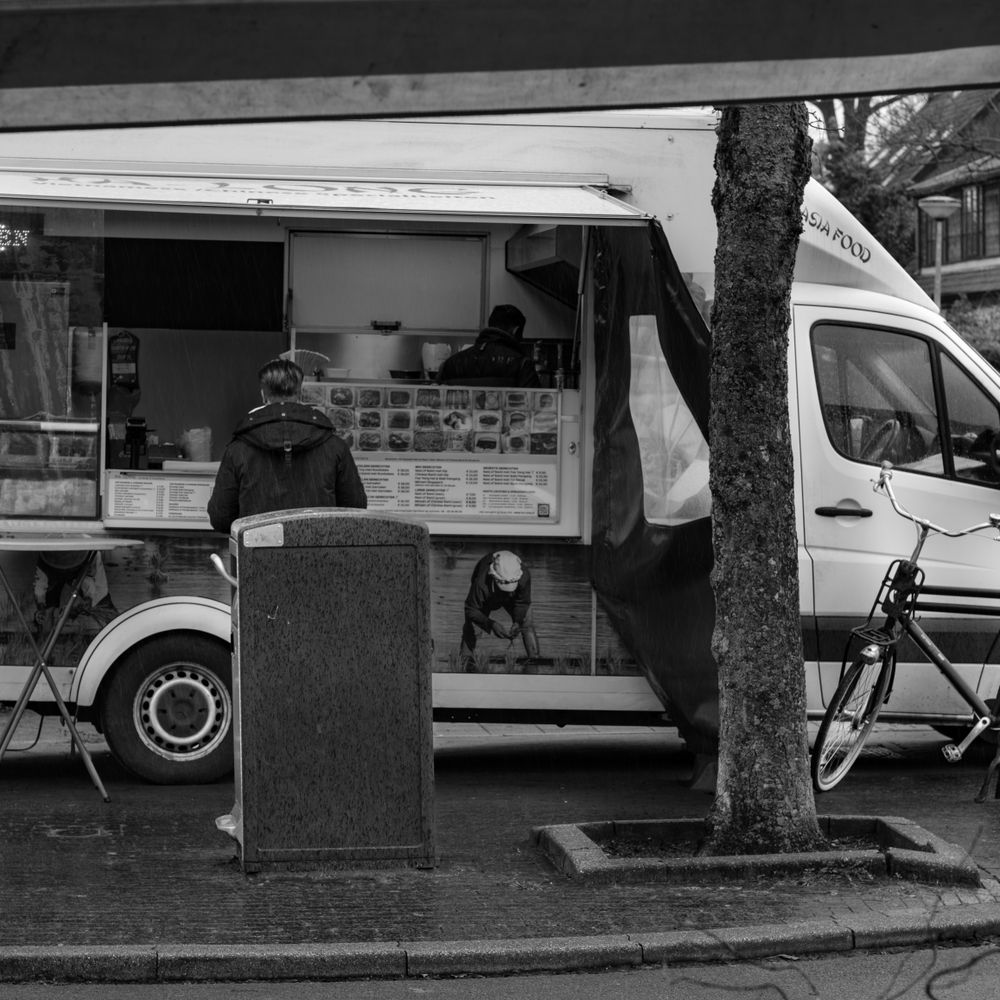 Bladon — man and van team loading a removal van