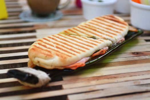 Tostado de Jamón y Queso