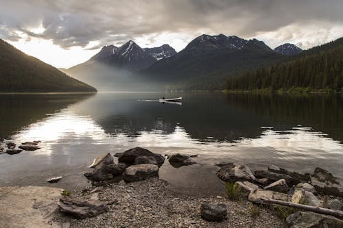 Free Scenic View of Lake Stock Photo