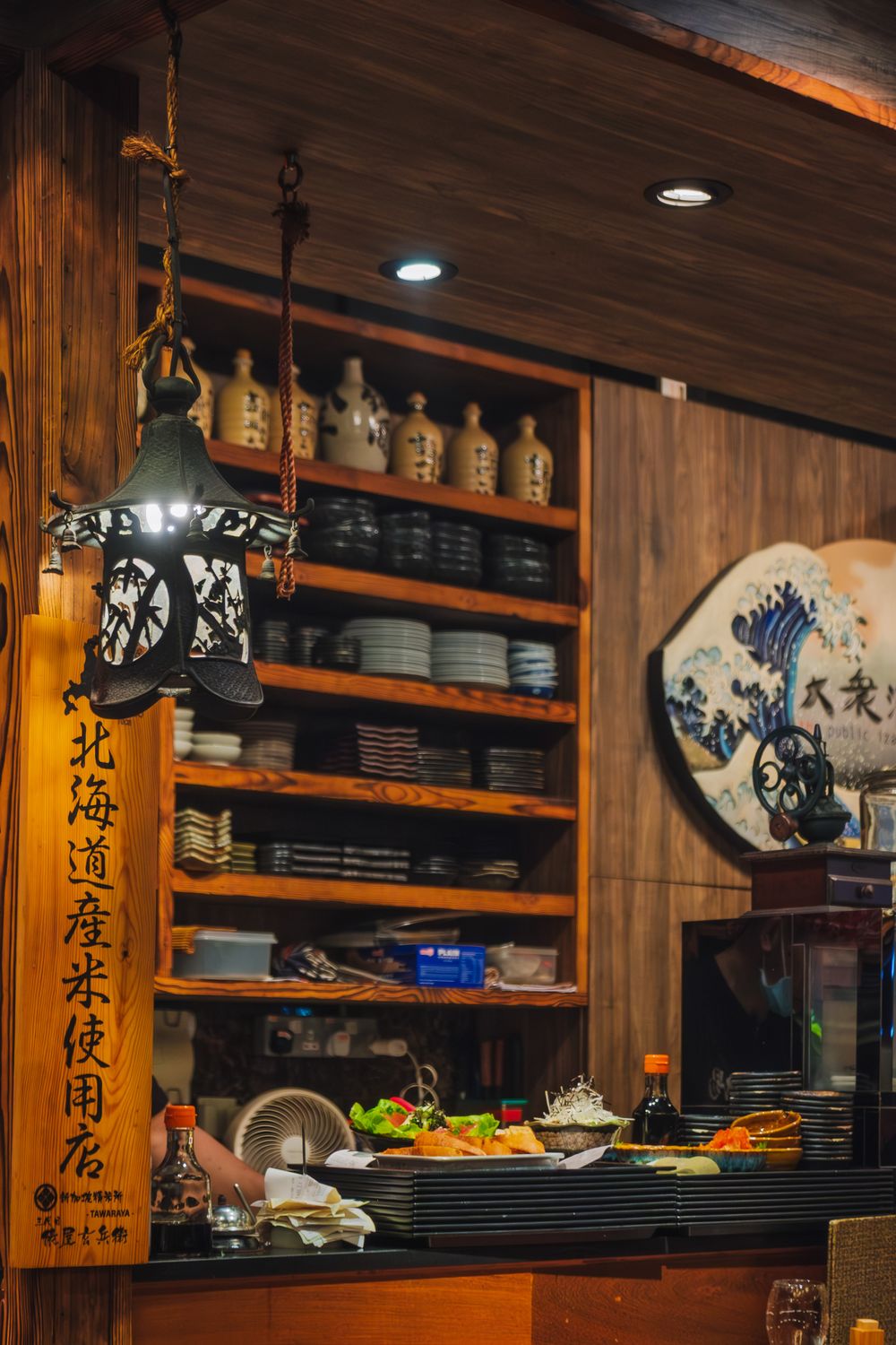 落ち着いた雰囲気の店内