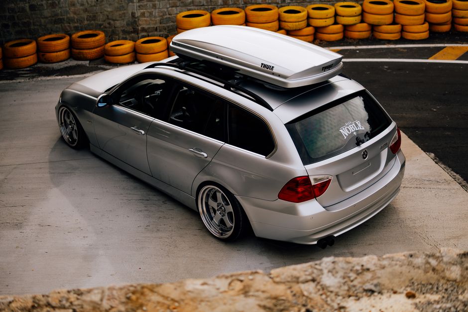 BMW 320d Touring - slika 1