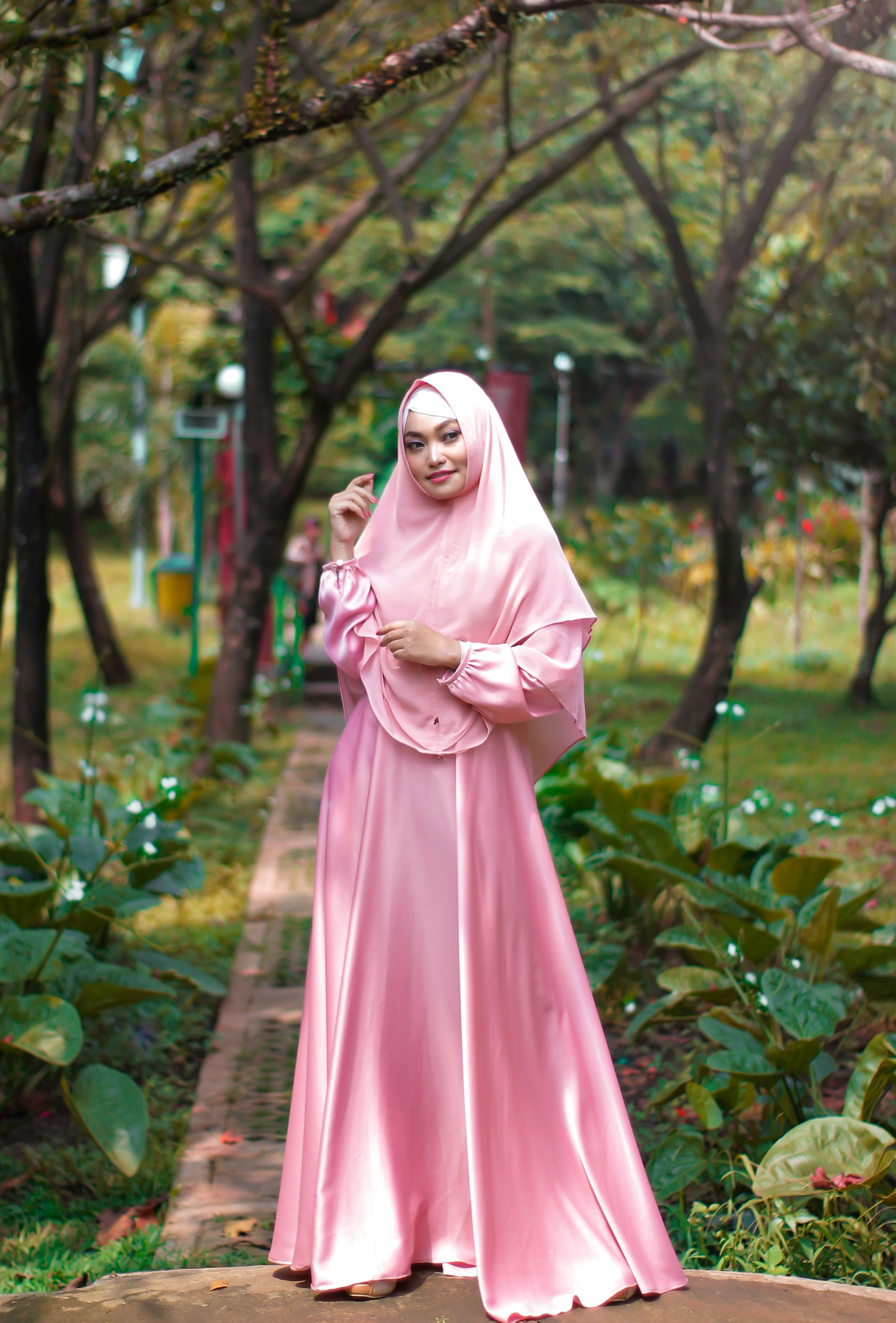 Woman Wearing Pink Abaya Dress u00b7 Free Stock Photo
