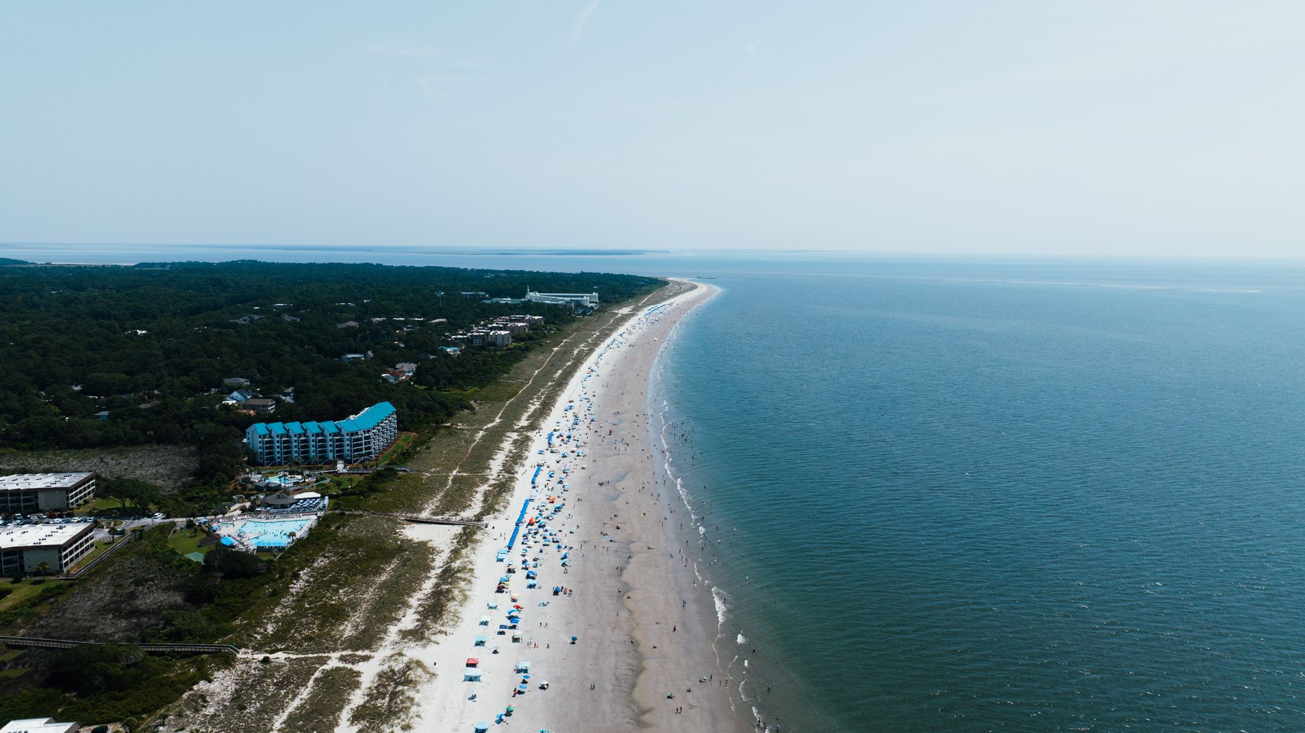 Stunning aerial shot of Hilton Head Island's vast beachfront in South Carolina, USA.