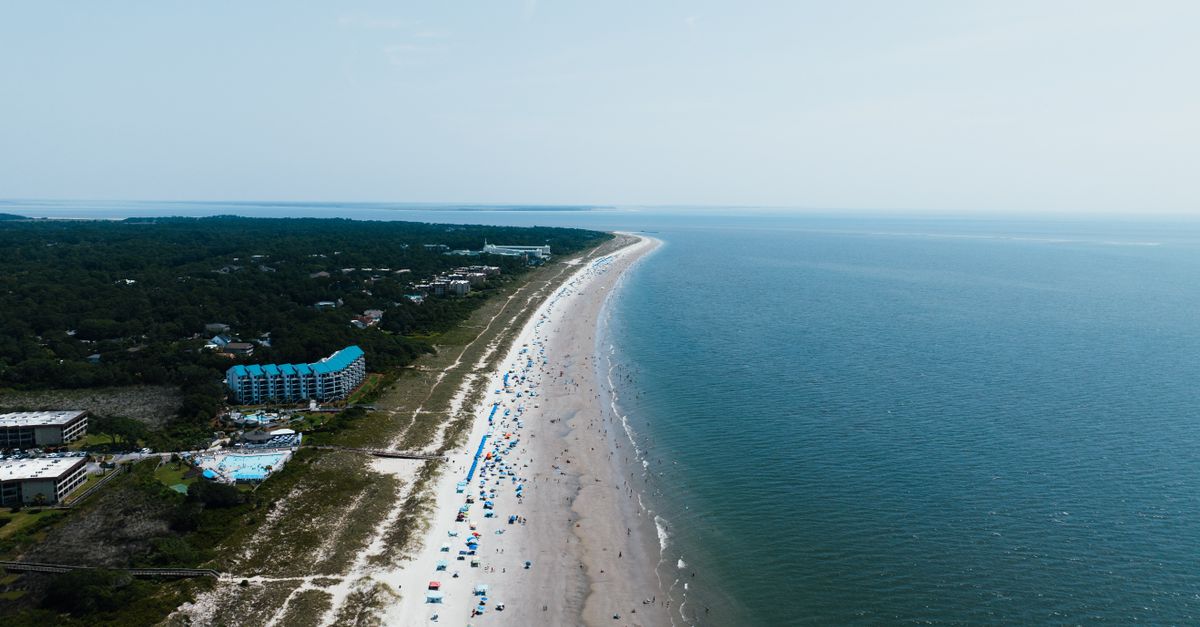 Stunning aerial shot of Hilton Head Island's vast beachfront in South Carolina, USA.