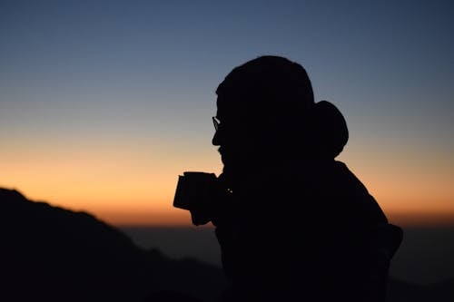 검은 산, 골든 아워, 사람의 무료 스톡 사진