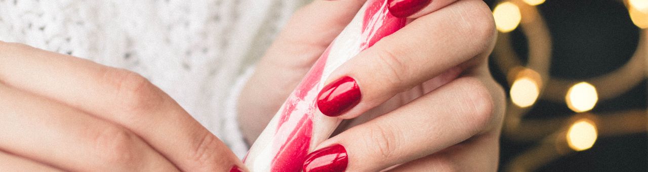 Uñas Navideñas Cortas 2026: Ideas y Productos para Brillar en Navidad