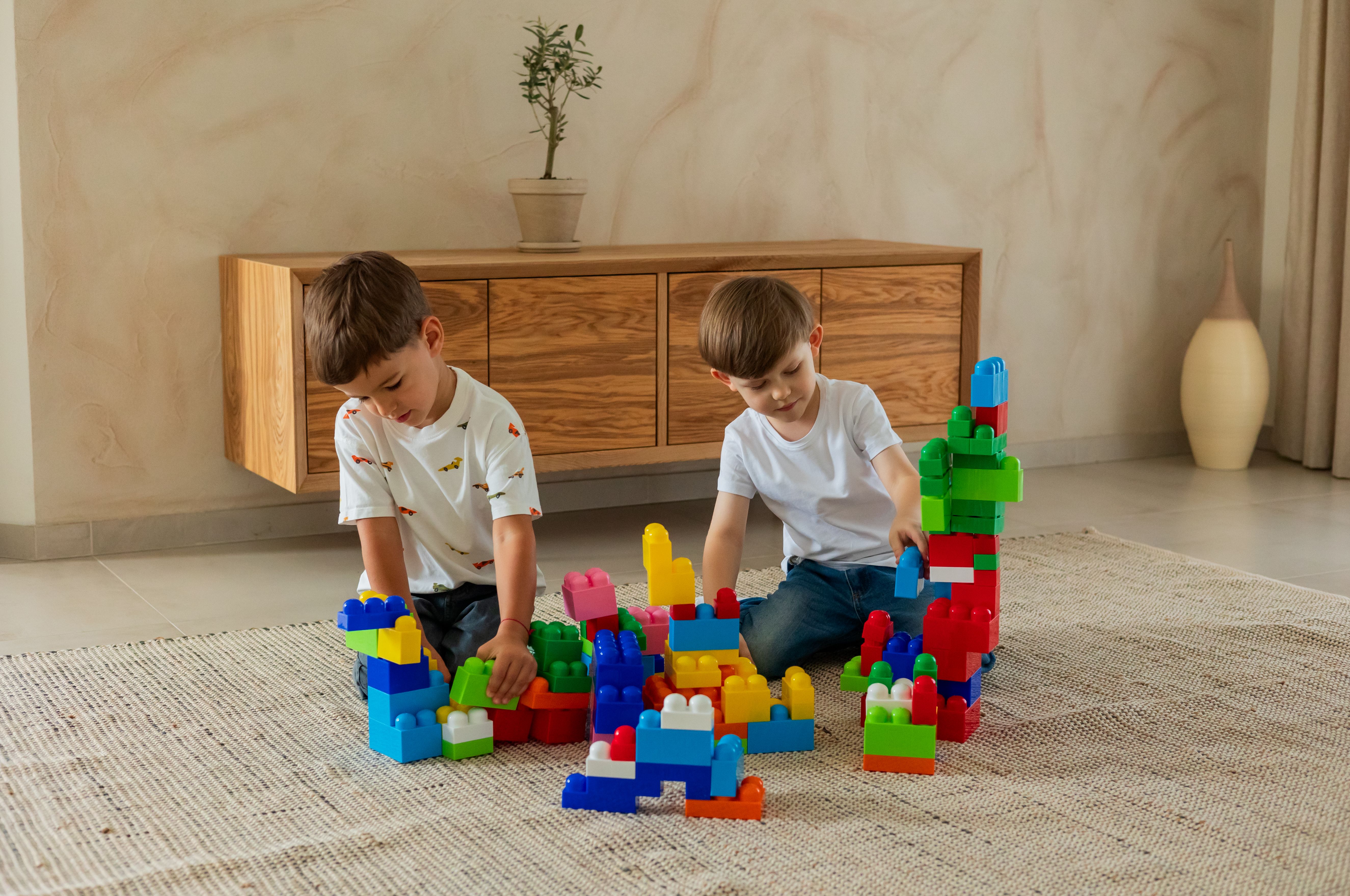 Boîte de blocs en bois multicolores