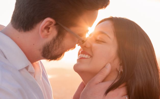 Online dating: starting a conversation on a niche platform