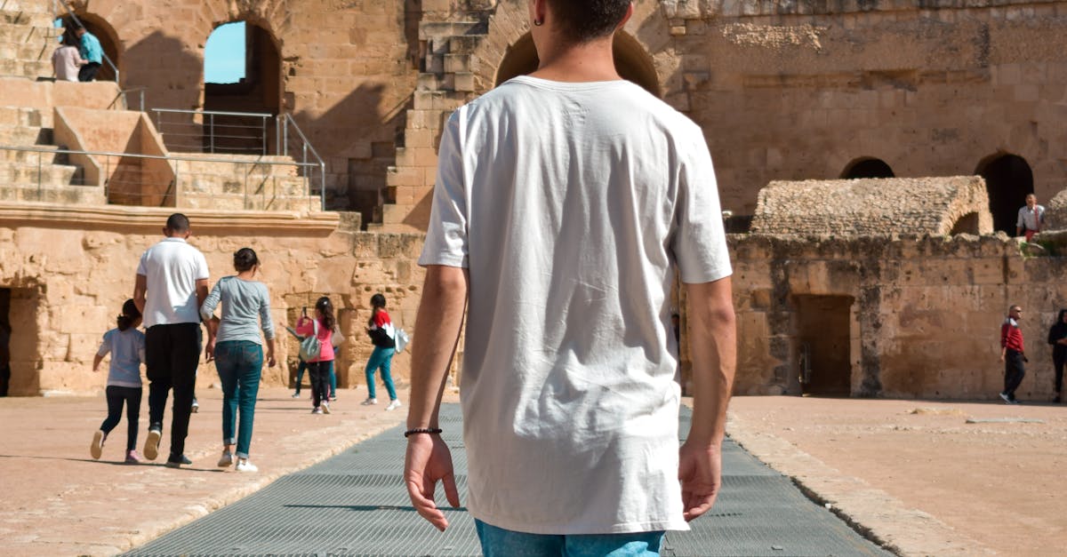 Amfiteatr w El Jem - starozytne ruiny rzymskie w Tunezji