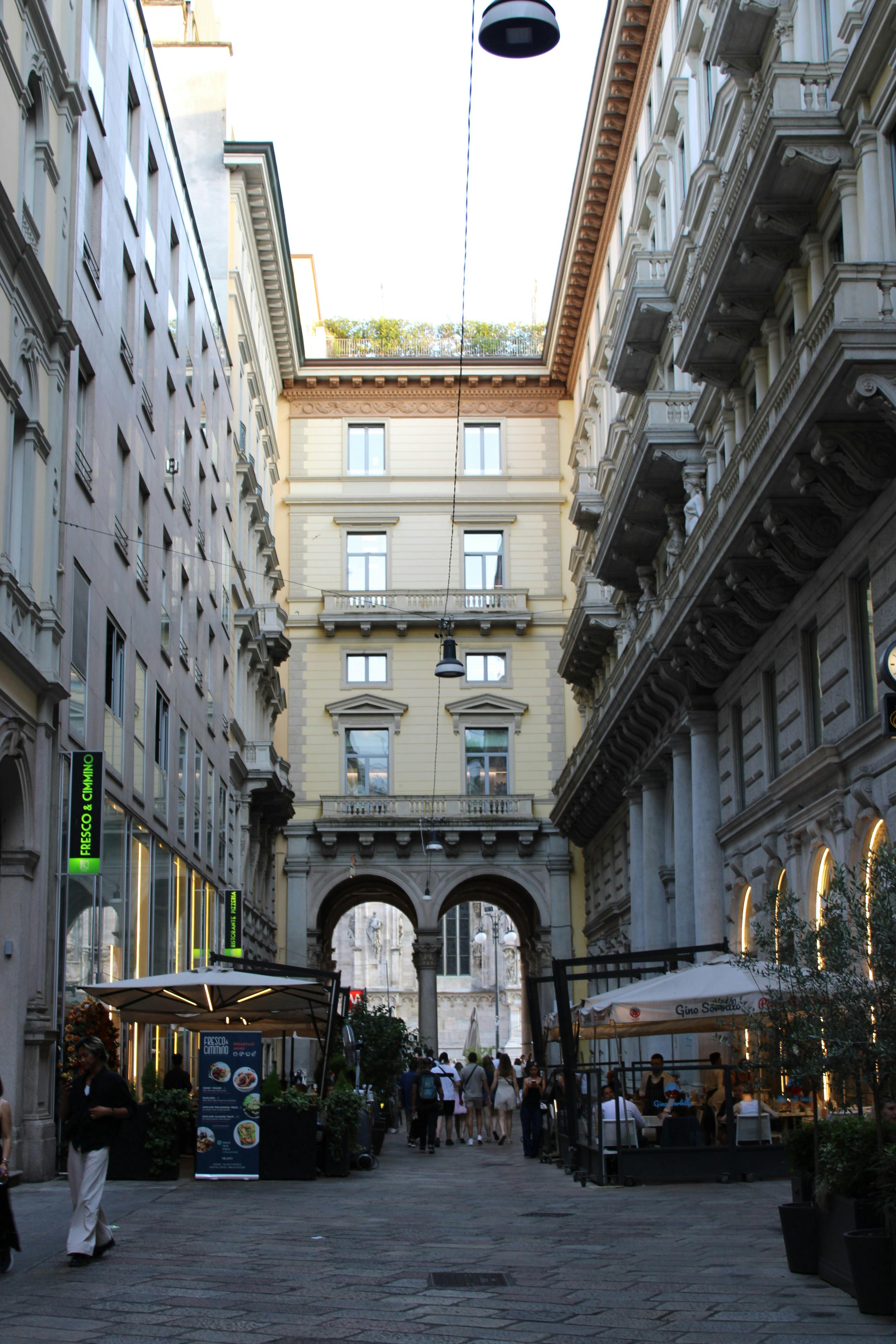 Dimana Menemukan Nasi Kerabu? Dari Warung Kaki Lima Hingga Restoran Mewah
