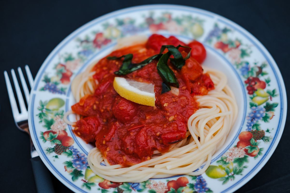 Sauce tomate maison : la base de toutes les pâtes - Les variantes régionales et astuces de chefs