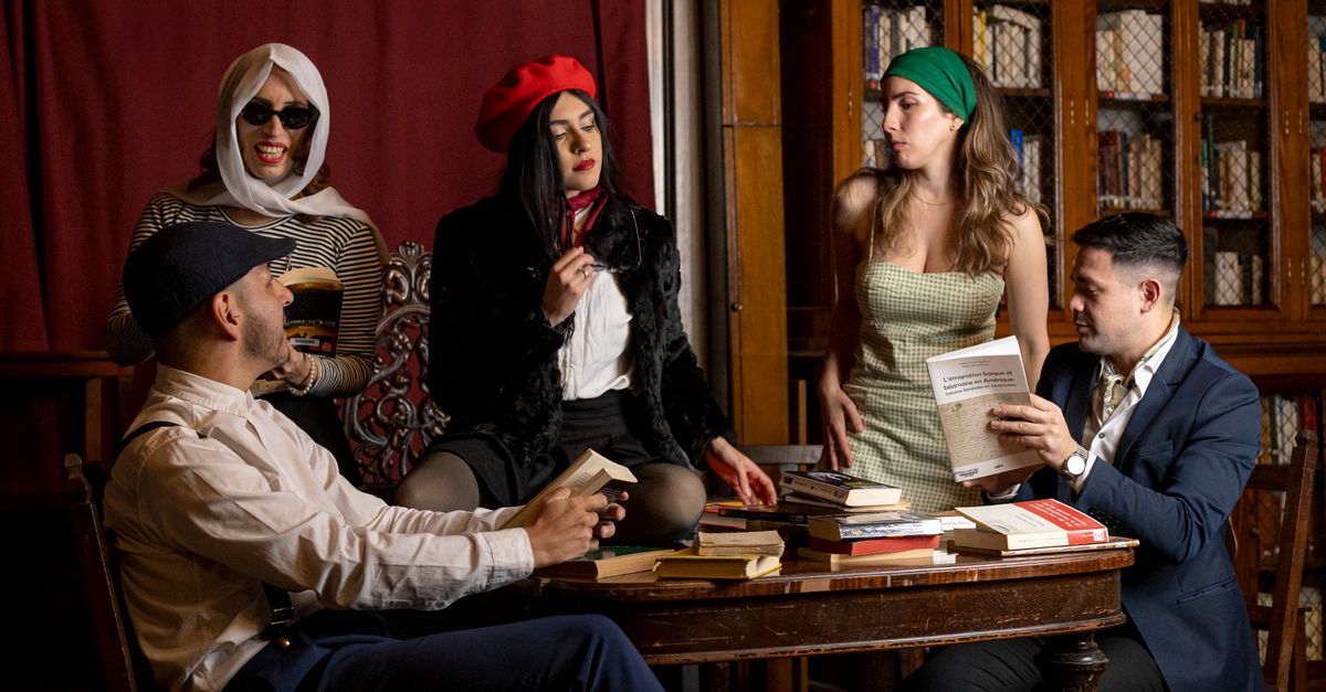 Library Gathering Vintage Themed Library Gathering in Buenos Aires · Free Stock Photo