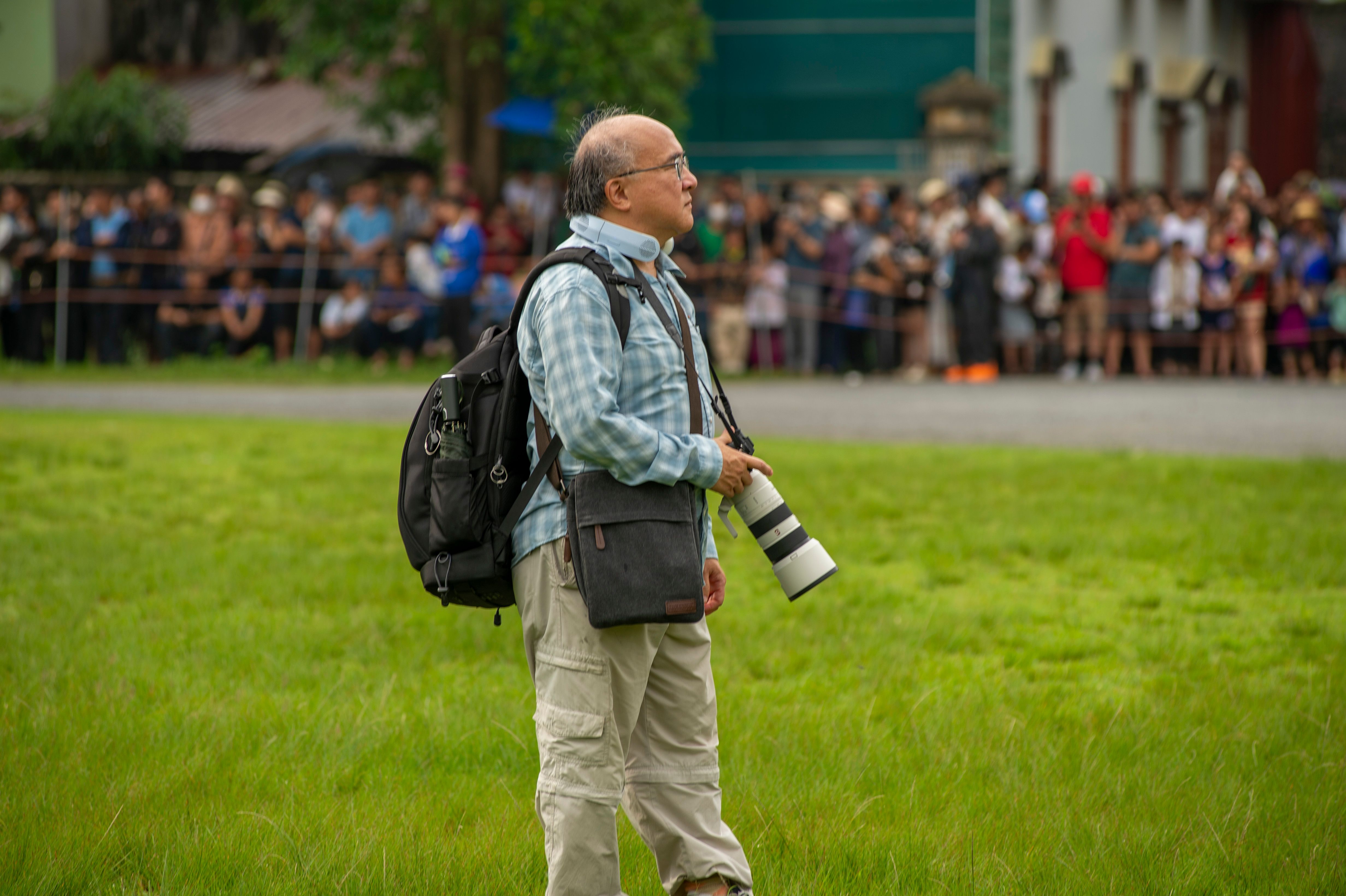 Photographer at Bac Ha Horse Racing Event in Lào Cai · Free Stock Photo