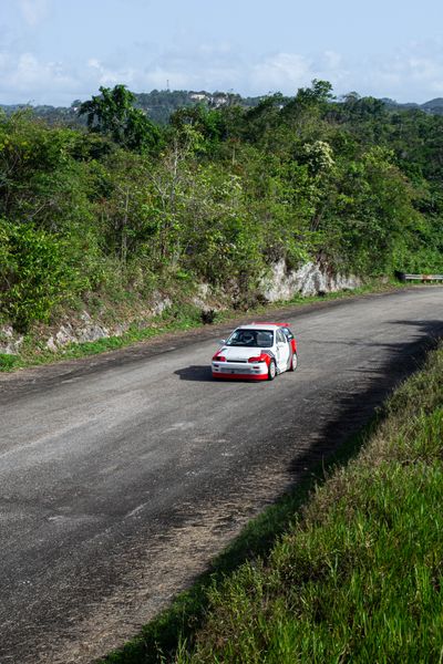 Rally car on a gravel stage — hh meddia_ on Pexels