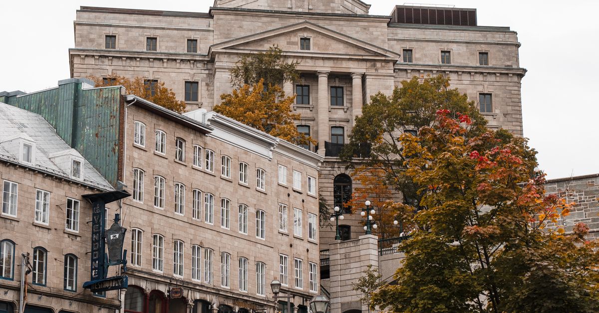 Quebec Building Historic Building in Québec City Street View · Free Stock Photo