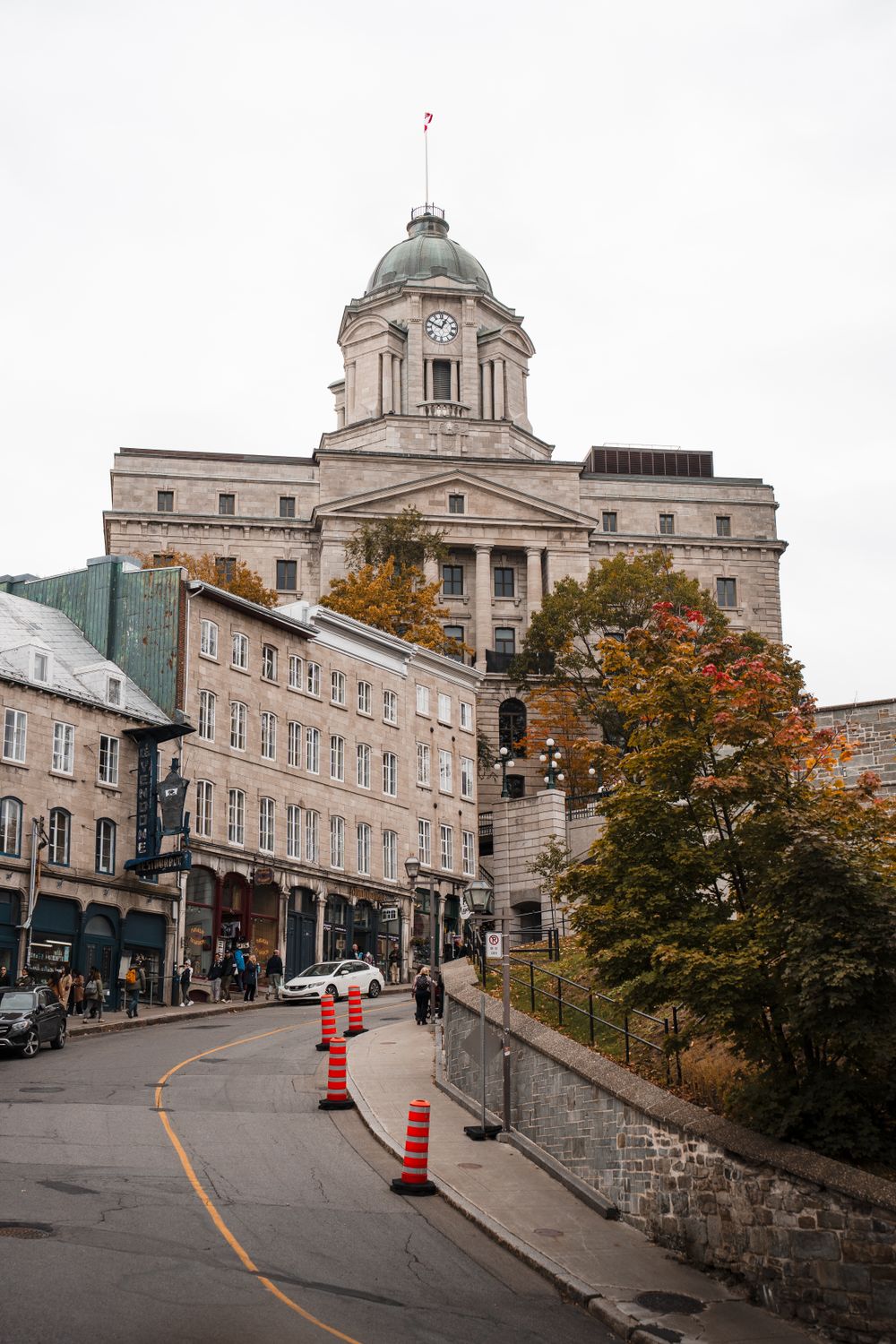 Quebec Building Style Historic Building in Québec City Street View · Free Stock Photo