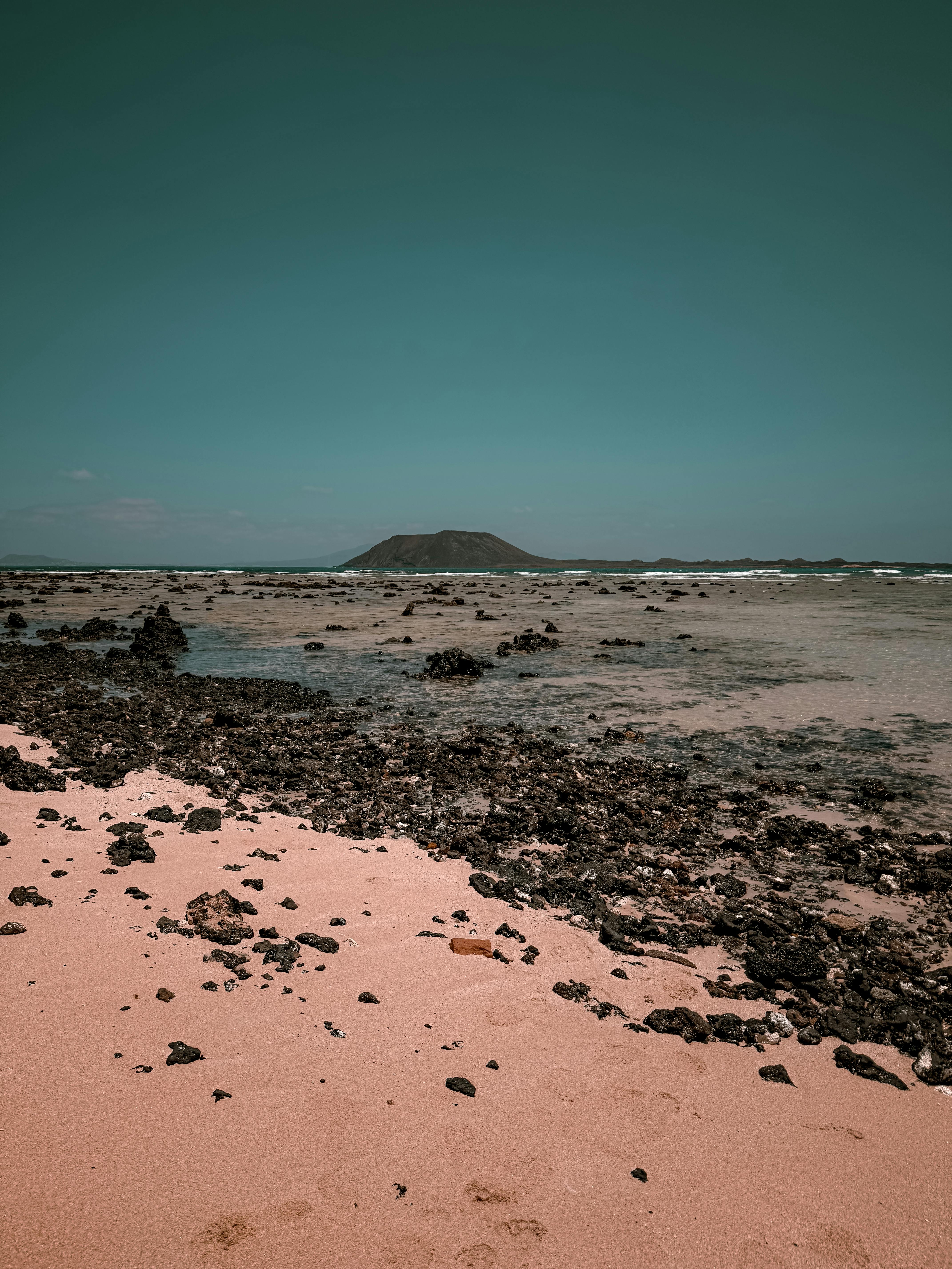 Exploring the Science Behind Duxbury Beach Tides: What Causes These Rhythmic Changes?