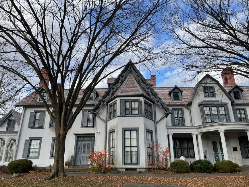 restored Victorian mansion in Brush Park - luxury rentals detroit restored Victorian mansion in Brush Park - luxury rentals detroit