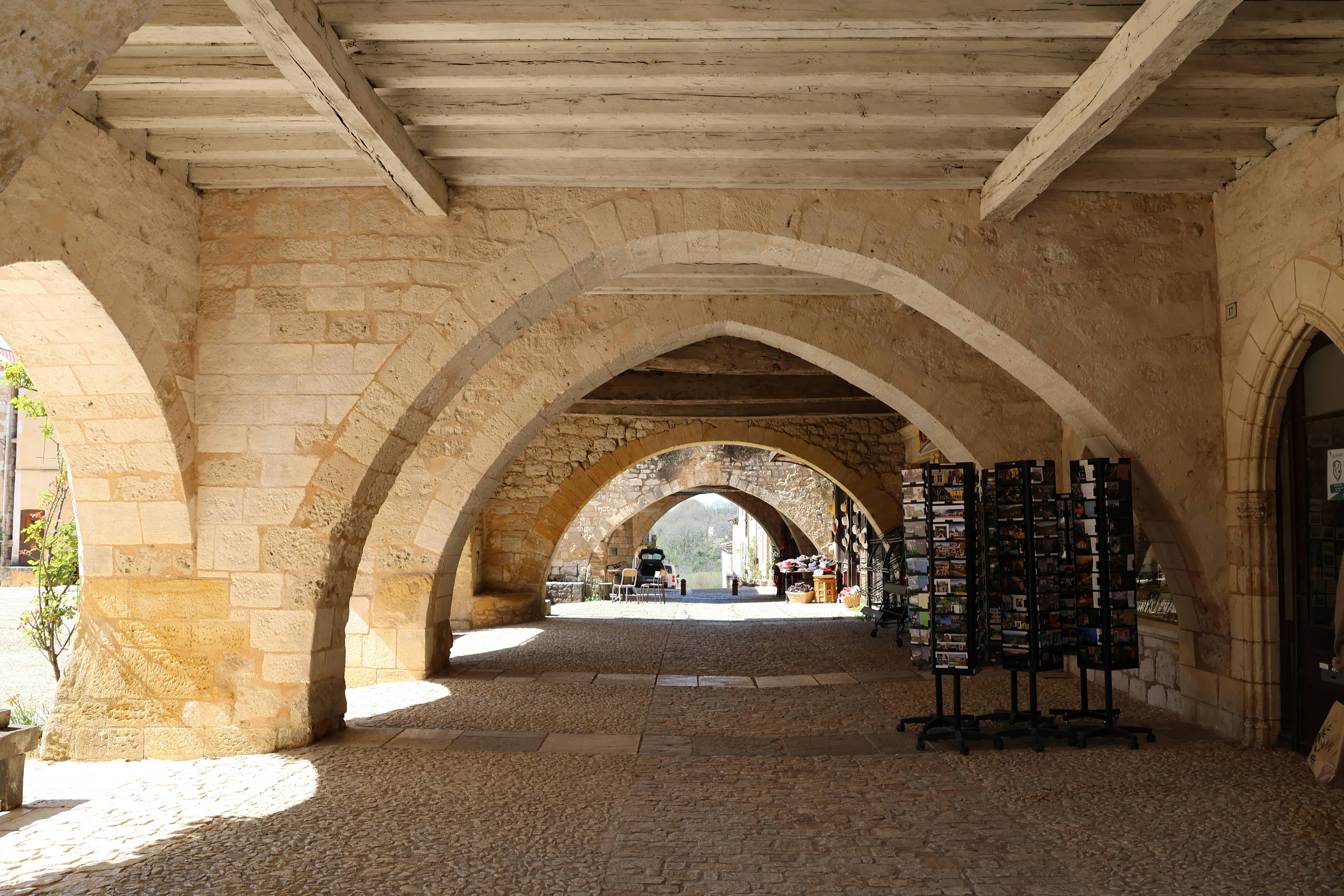 Galerie d'images de Sarlat et de ses alentours en France, avec des paysages et monuments historiques