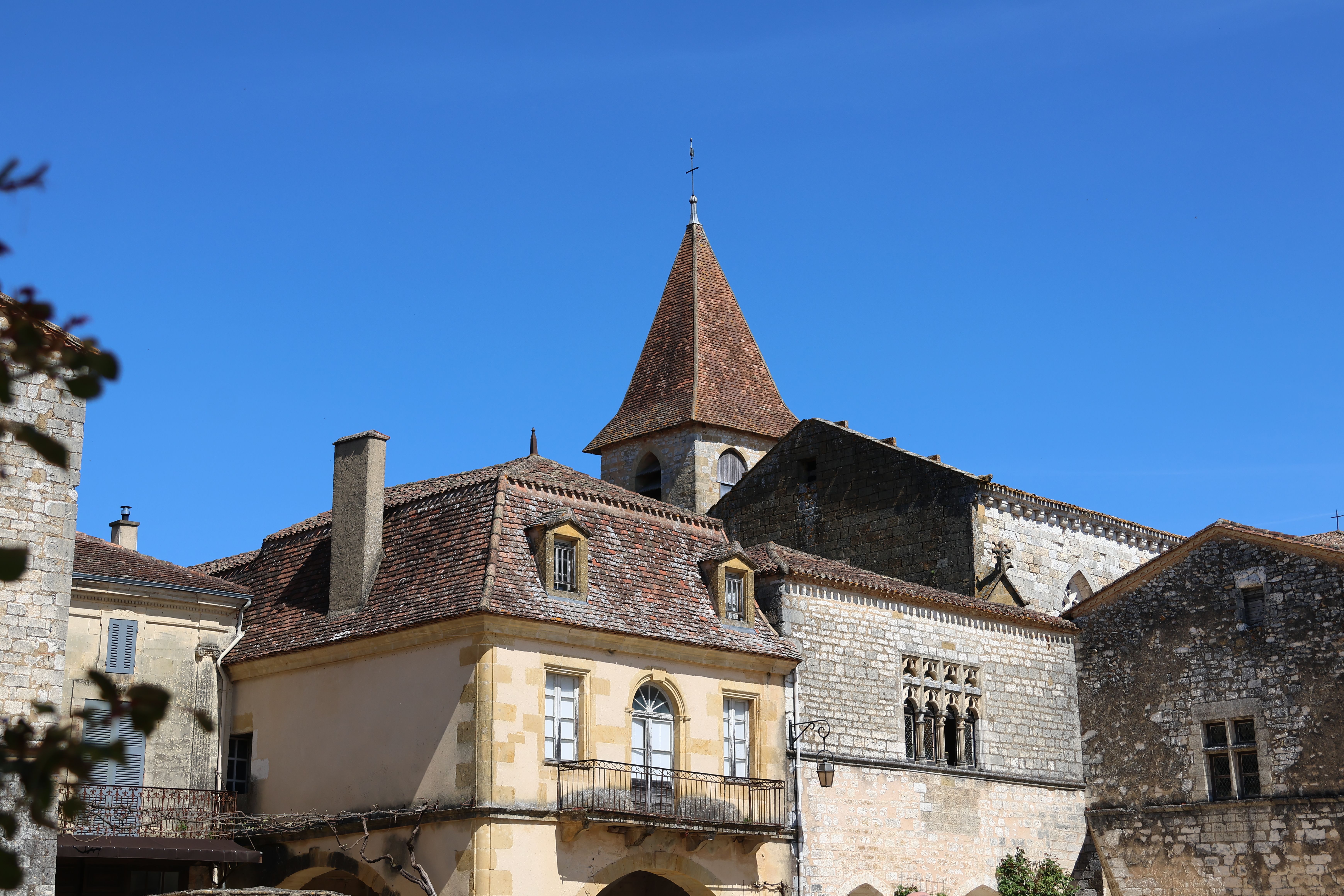 Carces Var : Guide complet du village provençal