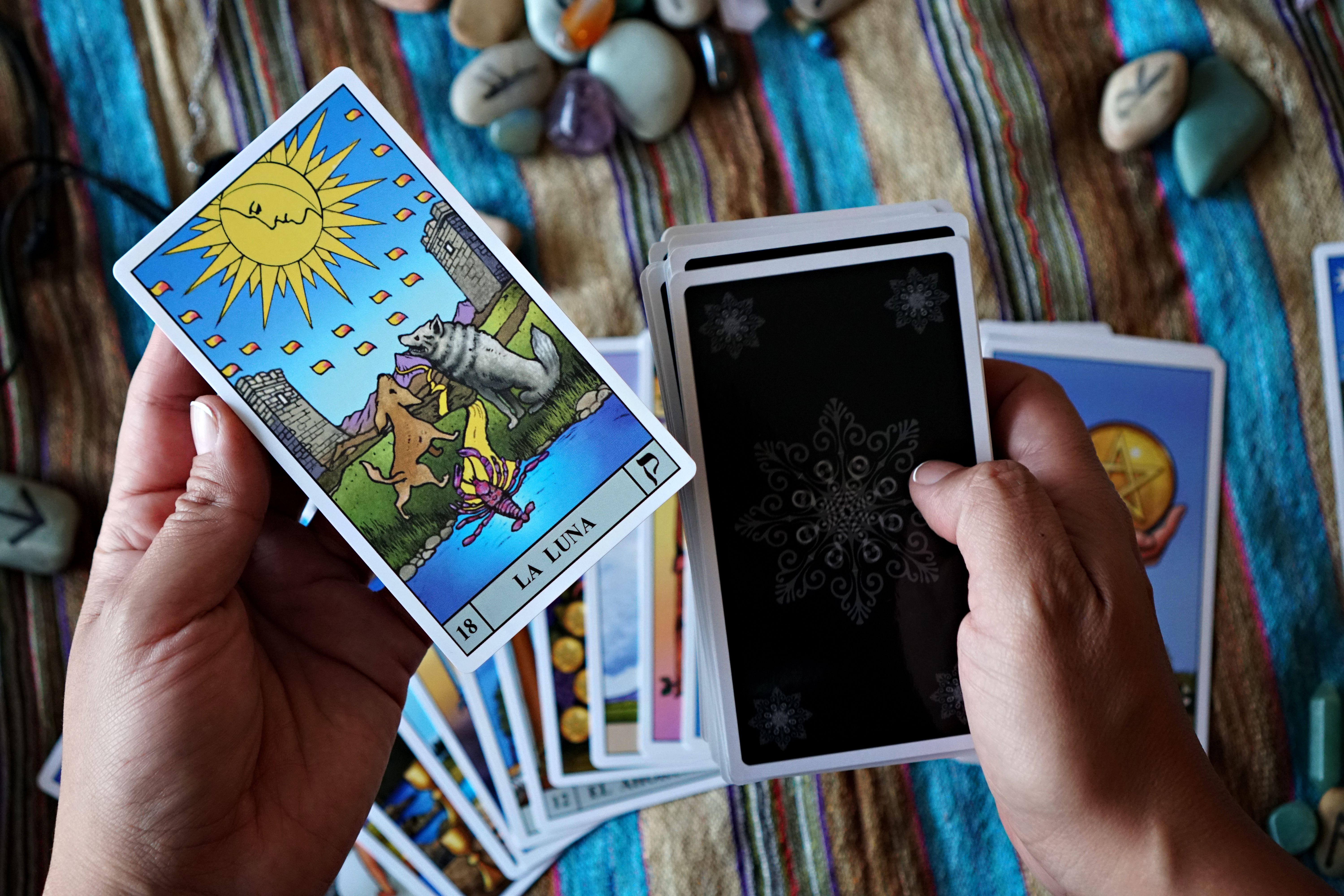 Abraham Maslow’s Insight: Choose Growth Over Comfort for Personal Development — Photo by DΛVΞ GΛRCIΛ on Pexels